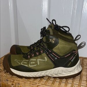 KEEN NXIS EVO Waterproof Hiking Boots